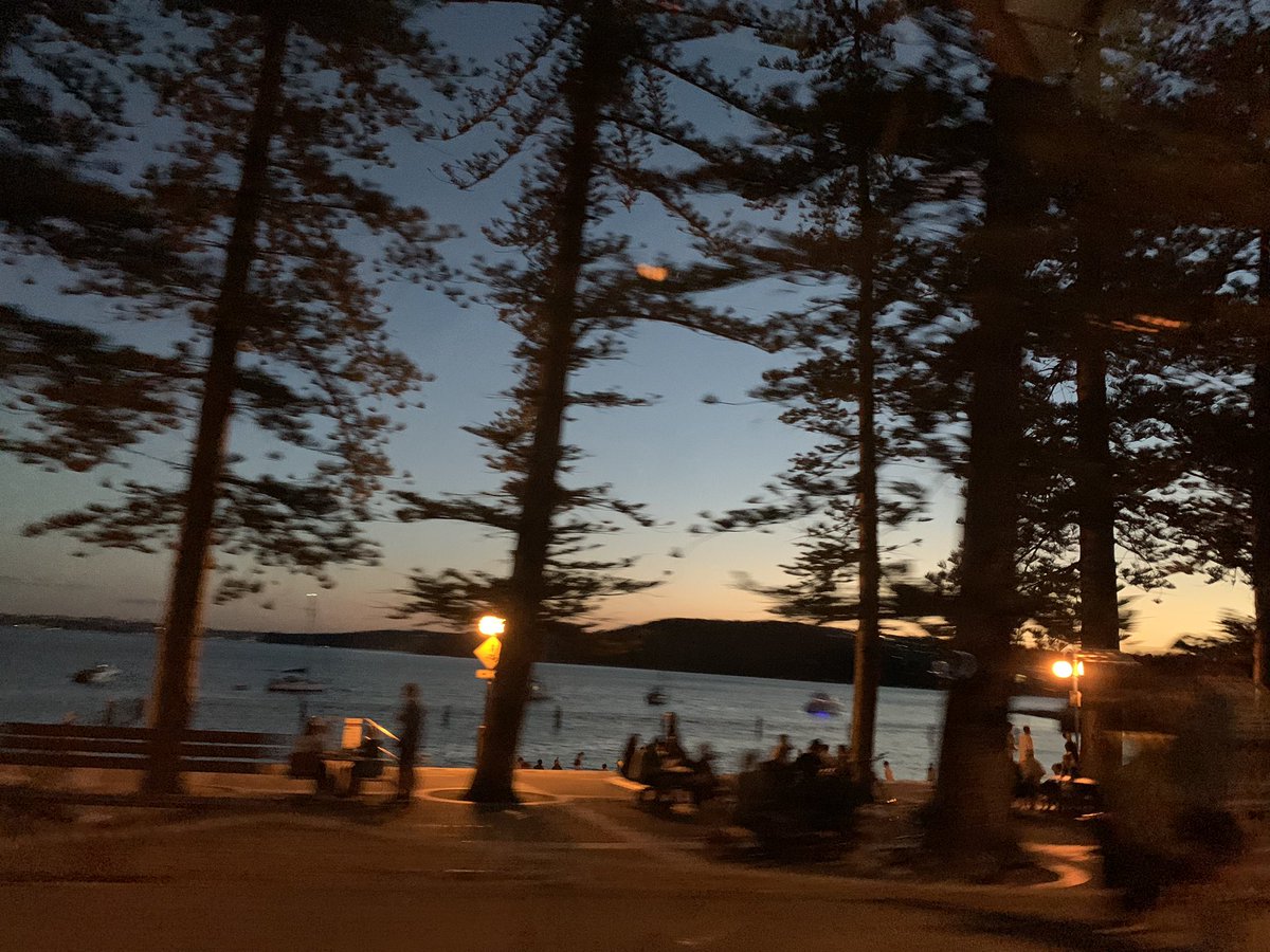 InbetweenJCW's tweet photo. #FridayThoughts #sunset #Northernbeach #Manlywharf #stilllockdown #BePositive 

My favourite time of the day. https://t.co/IjjoU404N6