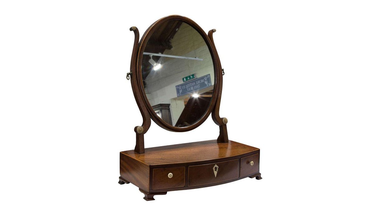 loveantiques's tweet photo. A Georgian Oval Mahogany Dressing Table Mirror for sale from Salisbury Antiques Centre: https://t.co/3mpujRJHRA
#antiques #antiquemirror #dressingmirror #loveantiques https://t.co/BqpSvu9z1A