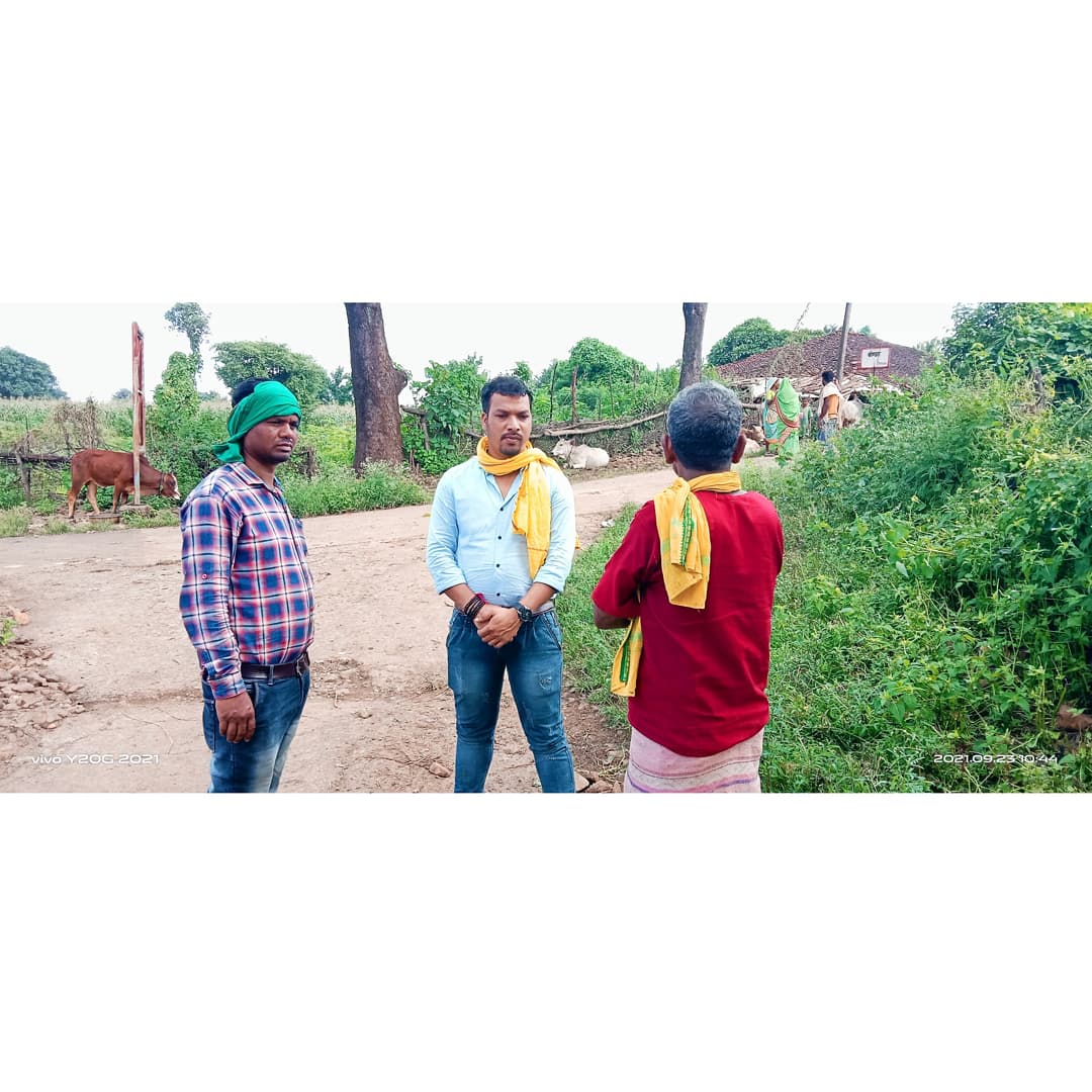 DevanshuAhakey's tweet photo. #The_JAYS
#JAYS_Express
जय आदिवासी युवा शक्ति ने ग्रामीणों के साथ की सामाजिक चर्चा ।
उठो, जागो, संघर्ष करो जयस ✊✊
जयस जिला अध्यक्ष- महेंद्र परतेती
ब्लाक अध्यक्ष- सुनील अहाके
@AhakeySuneel @UO6NXu2GKMW5xcz @KannojMahendra @DhurveyTulsi @Garima750 @Bhagvateebheel @ajay_H_kanoje https://t.co/vK7d9ob1wx