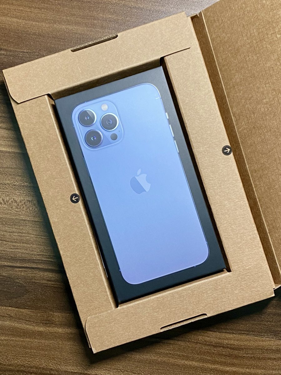 ishanagarwal24's tweet photo. Even the packaging is so pretty!

Excited to unbox the iPhone 13 Pro Max but there’s not a plastic wrap anymore so it isn’t as satisfying. But ykw, it’s all right! Apple is claiming that it eliminates the usage of 600 metric tons of plastic. 💙 #iPhone13 #iPhone13ProMax https://t.co/wGnZse8TNL