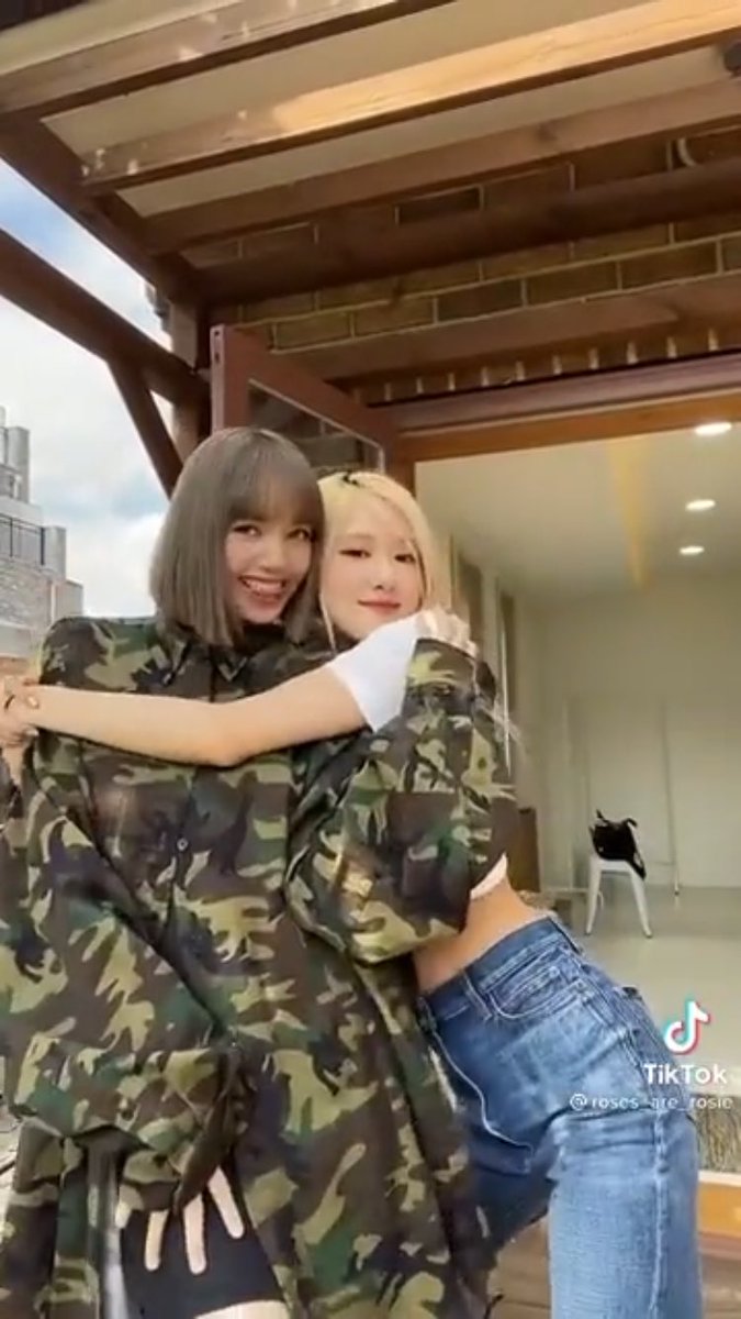 RR_rose777's tweet photo. กรี๊ดดดดดด #Chaelisa https://t.co/kSZGLBW53s