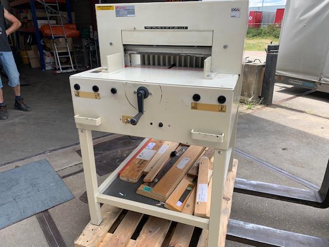 McTrade's tweet photo. Small size guillotines: https://t.co/lZ9Cswz9R2 https://t.co/LFRVSpea9H https://t.co/VgaxXBvEqb