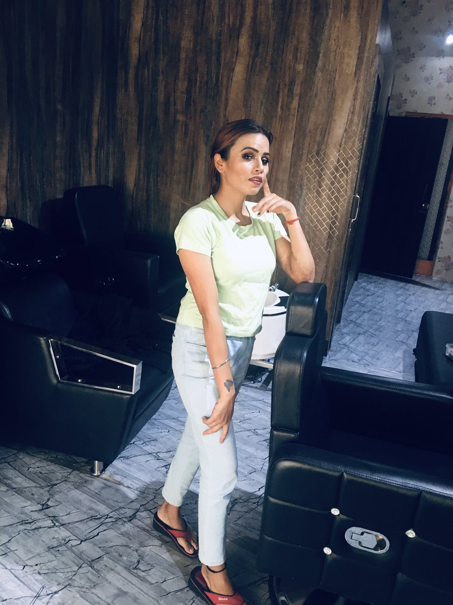 mahimakeover's tweet photo. #mahimahimakeover #mahimahimichelle #bestmakeupartist #india  #freelancing #wedding #makeup #artist  
#6202747774 https://t.co/h3moLuXhrJ