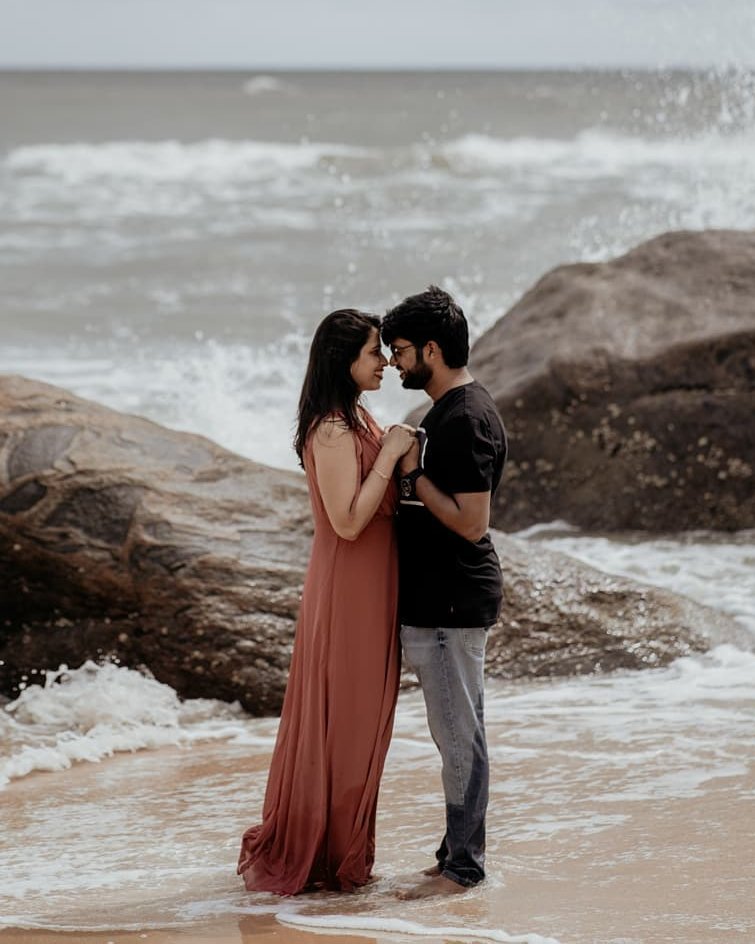 CandidVows's tweet photo. “Whatever our souls are made of, his and mine are the same”- Emily Brontë

Contact @CandidVows for a promising wedding shoot!💍
#weddingshoot #weddingplanning https://t.co/OdotGWVVSU