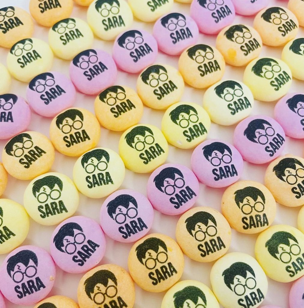 printedsweetsuk's tweet photo. @HollyMoore hey Holly would love you to check out my site #printedsweets on Instagram we can personalise all our products for any event! Best Georgia x https://t.co/95iF60U1JZ