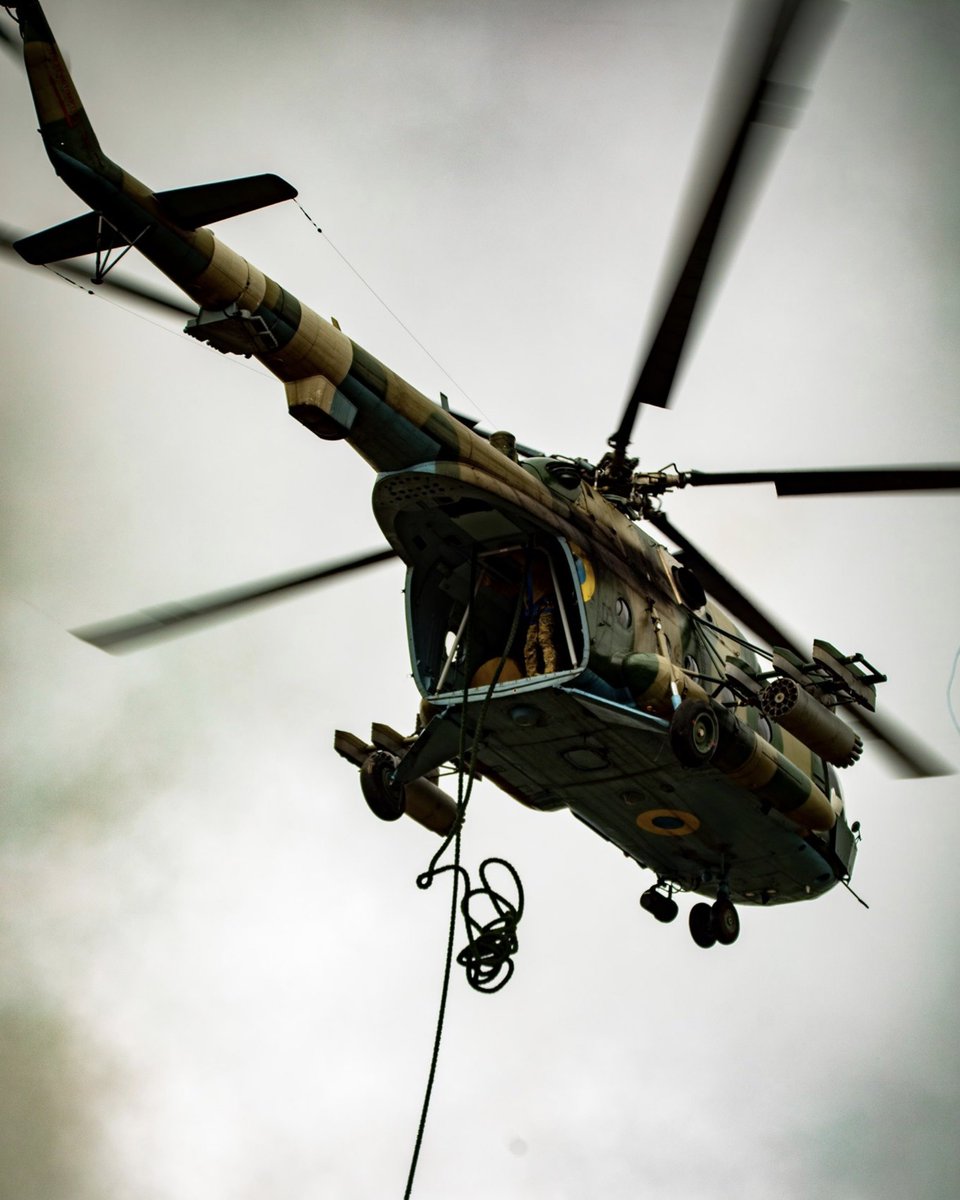 7thATC's tweet photo. #RapidTrident21 has #Soldiers from 15 nations, and as the #exercise gets underway we can see #Ukrainian, #Lithuanian, and #Polish Forces conduct urban ops with US forces observing.  
#StrongerTogether
@USNATO @NATO @USArmyEURAF @US_EUCOM @cascaderifles @WANationalGuard https://t.co/Yzy5dD50A6