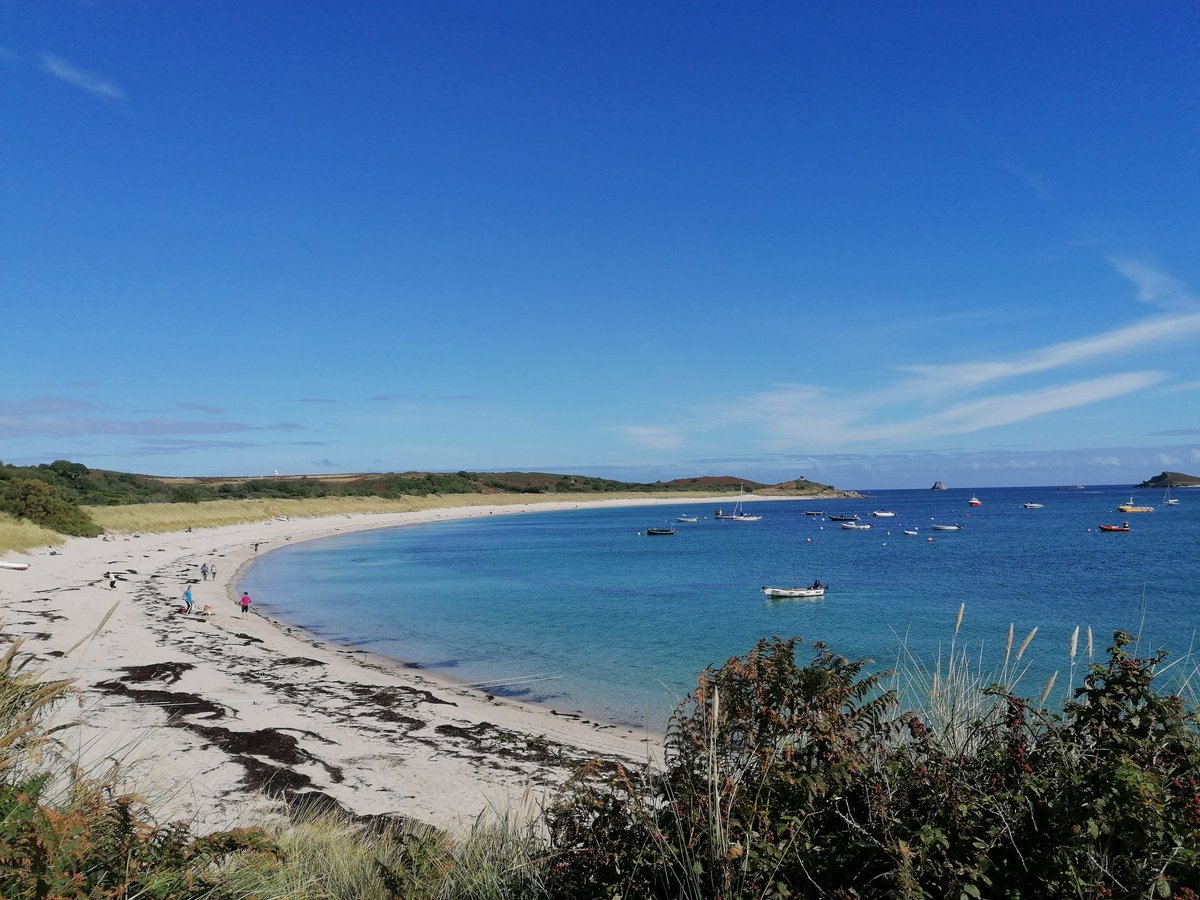 oceanexpLaura's tweet photo. Such an amazing fieldweek on St Martins in the Isles of Scilly with @PlymUni @oceansciencetec!

A week of Sunsets, perfect beaches, open ocean, and of course some #Oceanography!

Let my final year of #university commence..... https://t.co/ECrepnxlne