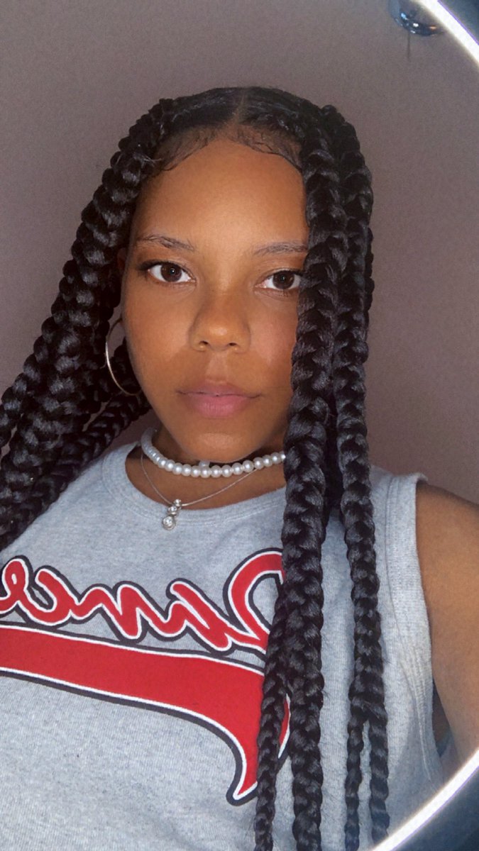 legzthebaddest's tweet image. babygirl w the brown eyes 💋

#breaded #hoodShit #baddie