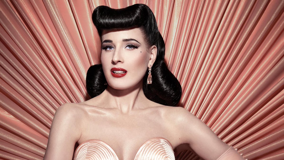 MonteCarloLive's tweet photo. Guess who's back!?
Son dernier show était sold out en seulement quelques jours… La Reine de l'effeuillage propose de vous retrouver le 7 mai à l'#OperaGarnierMC.
Réservez @ditavonteese ici https://t.co/1ch6C9Sip3 https://t.co/vSdZ0wnRxK