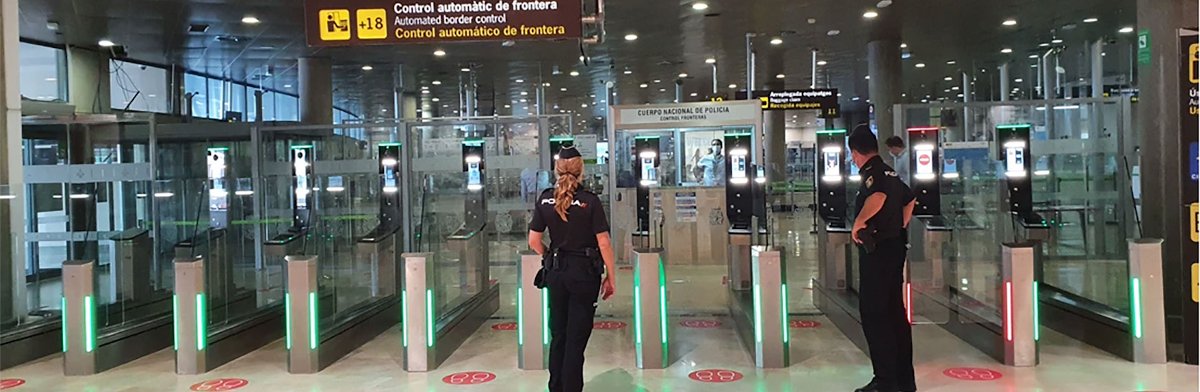 AirportSupplier's tweet image. Thales continues to improve travellers experience at Spanish Airports with border gate deployments airport-suppliers.com/supplier-press… @thales #Thales #SpanishAirports #AutomatedBorderControl