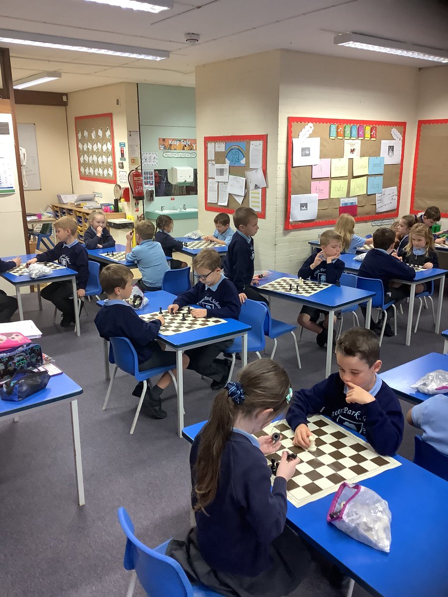 GPSYear2's tweet photo. We love our weekly Chess sessions with Andy @CSCMerseyside Chess promotes problem solving skills and encourages concentration amongst many other skills #gpschess @greenparkschool https://t.co/5qW46osU0Y