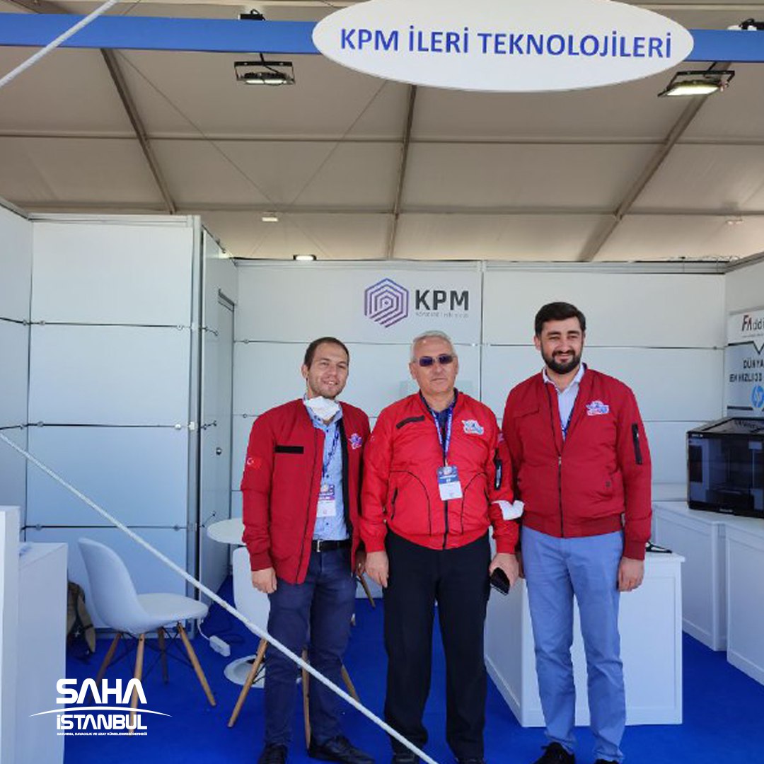 Segmentinin en sessiz ve 20 mikron gibi düşük bir katman kalınlığına sahip 3D yazıcısını yerli olarak üreten <a href="/sahaistanbul/">SAHA İSTANBUL</a> üyesi KPM İleri Teknolojileri de <a href="/teknofest/">TEKNOFEST</a>'te.

Geleceğin teknolojilerini üreten bu toprağın çocuklarıyla tanışmak isteyenleri #TEKNOFEST2021’e bekliyoruz.