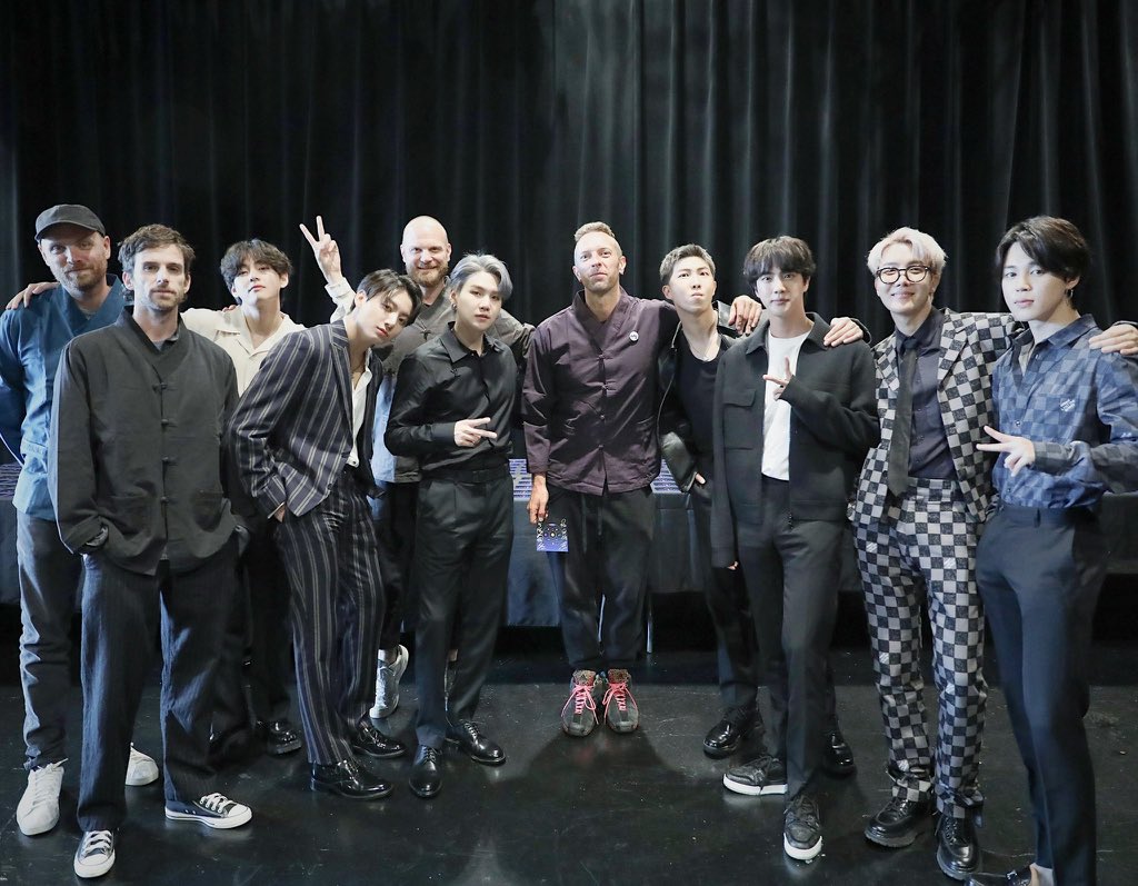 BtsKurds's tweet photo. #ColdplayXBTS
#MyUniverse 
#BTS #kurdisharmy 💜❤️😭😭💖 https://t.co/eO8EkvRV4U