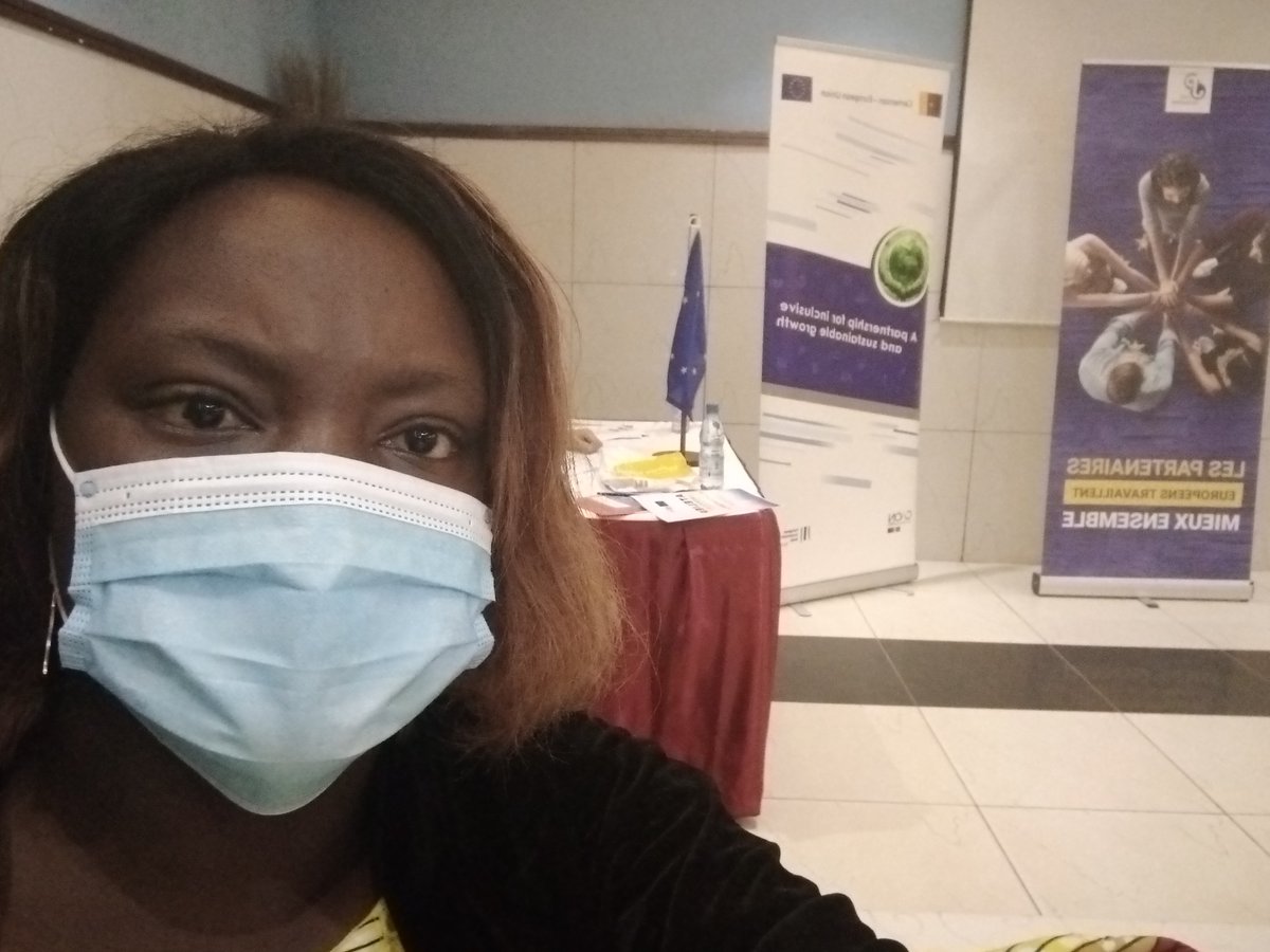 DjenyNgando's tweet photo. Ce matin, je prends part avec @BloggersCM à l'atelier d'écriture web organisé par l'@UEauCameroun à l'intention des blogueurs du #Cameroun à Yaoundé, sous le thème: "Comment écrire pour le web dans un contexte de crise?"
#BloggersVsCovid #EUmeetsABC https://t.co/l7Bczig9SQ