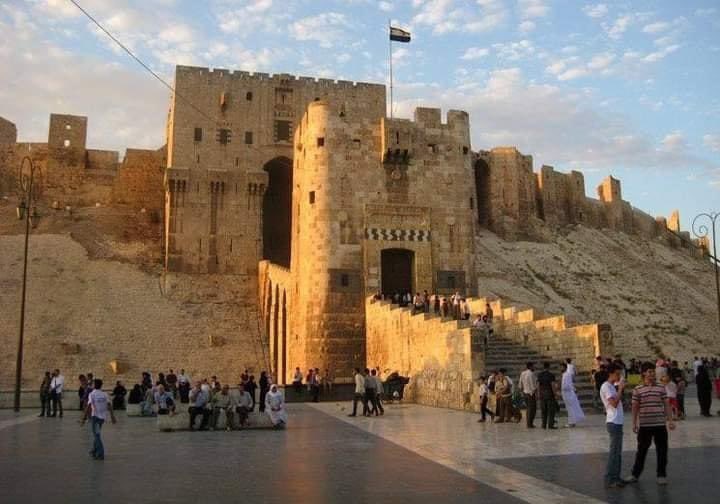 mariesaade1's tweet photo. from #Halap Al Shahba
The citadel of Aleppo is the second largest in the world
It dates back to the second millennium BC
#syria https://t.co/x6cUTpYjWg