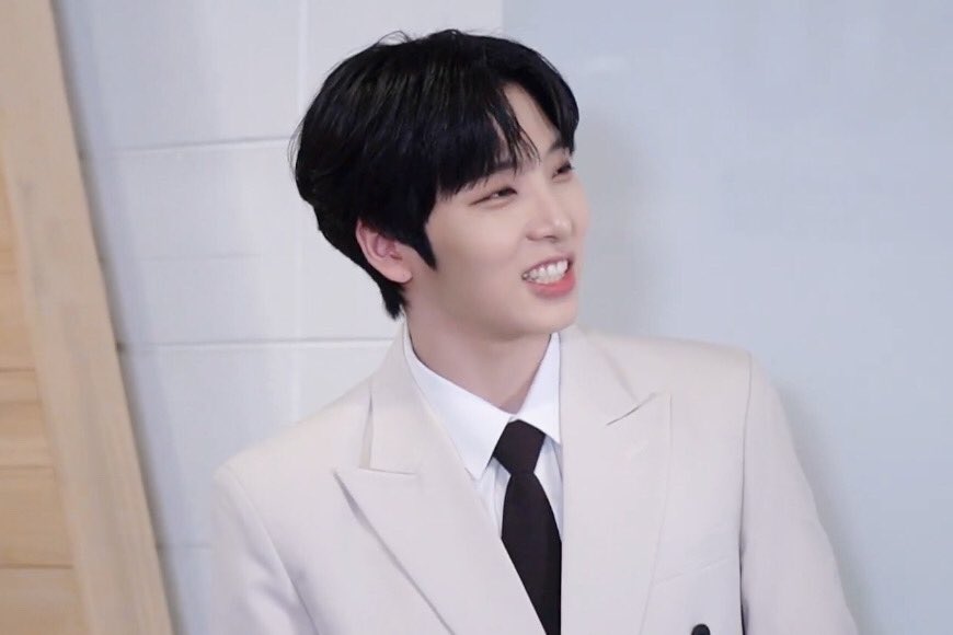 lqseoho's tweet photo. #ONEUS #SEOHO | #원어스 #서호 https://t.co/vfnHaZa1bO