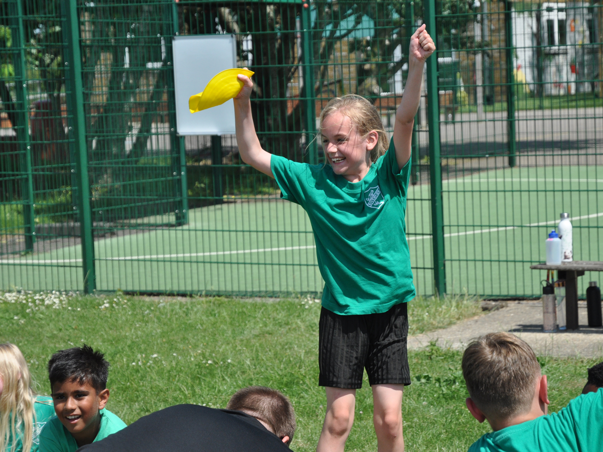 KentCricketDev's tweet photo. It has been ππΌ π΄πΌπΌπ± being back out in schools, enjoying theπ & enjoying plenty of π throughout September!
Just this week our coaches have visited; #Wouldham #Margate #Aylesford #Canterbury #Sturry #Faversham #Gravesend #Hartley #Gillingham #Dartford #Orpington #Bickley https://t.co/FlMEKyRVah