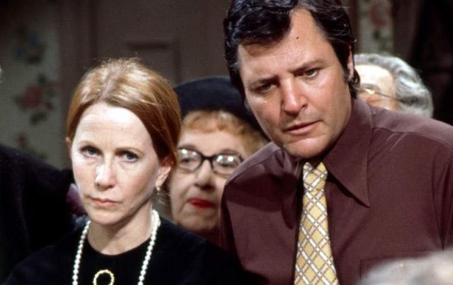 FrankMalfitano's tweet photo. FORGOTTEN TV SHOWS: THICKER THAN WATER, 1973 ABC #ThickerThanWater #tvshow #sitcom #JulieHarris #RichardLong #ABC #MalcolmAtterbury #1970s #siblings #picklefactory #forgottentvshows #JerryParis https://t.co/hWFIzVbk8A