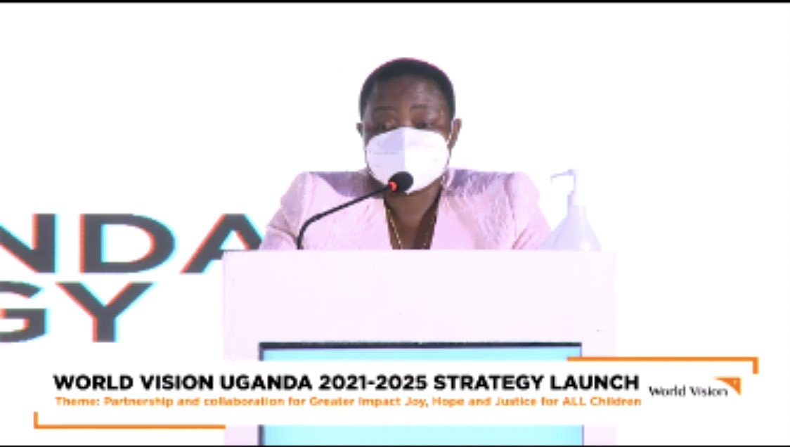 lynn_namiiro's tweet photo. The majority of our people are young ,as leaders we have to plan budget and legislate with children in our minds . More so putting them at the forefront .
~@RobinahNabbanja ~Prime Minster Uganda
#WVUStrategy
#partnership4Impact
#WeAreWorldVision https://t.co/mSK9RREgZV