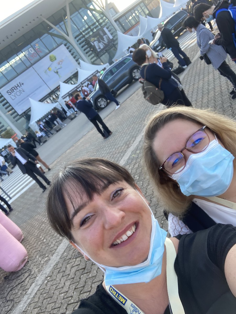 bocca_sacs's tweet photo. En visite au SIRHA à Lyon !!! 😁 https://t.co/YyD1bzOOPM