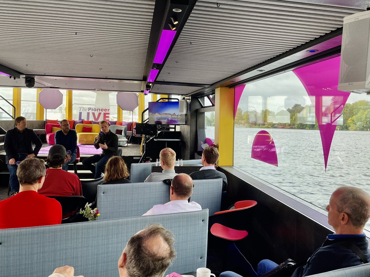 ThePioneerDe's tweet photo. Zwei Tage vor der #BTW21 diskutieren @MichaelBroecker, @R_Buchsteiner und @ChSchweppe mit unseren Pioneers über mögliche Wahlergebnisse und daraus resultierende Koalitionsbündnisse.
#CommunityCruise #ThePioneerExpedition #Deutschlandneudenken https://t.co/98olTj74bZ