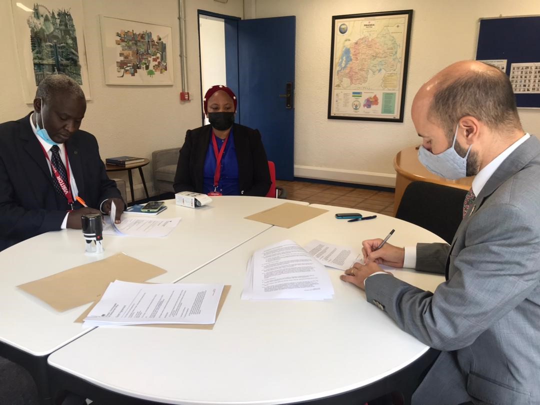 Pleased to be working with <a href="/paxpressrwanda/">PAX PRESS RWANDA</a> to champion the strengthening of online social media self-regulation to increase freedom of expression and accountable governance. <a href="/omardaair/">Omar Daair</a> <a href="/AnnaWilsonFCDO/">Anna Wilson</a> <a href="/AdamDrury/">Adam Drury</a>