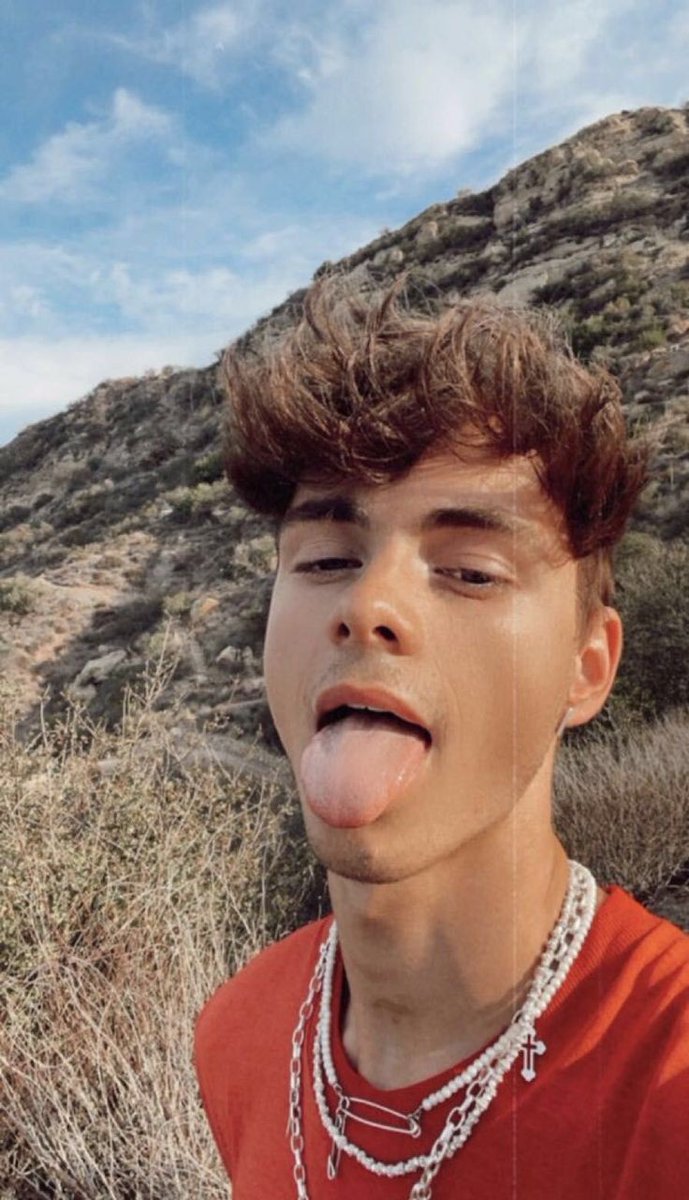 Garima55883506's tweet photo. Happy #CorbynDay 

#whydontwe #loveback #corbynbesson https://t.co/U8YtJXsbw7