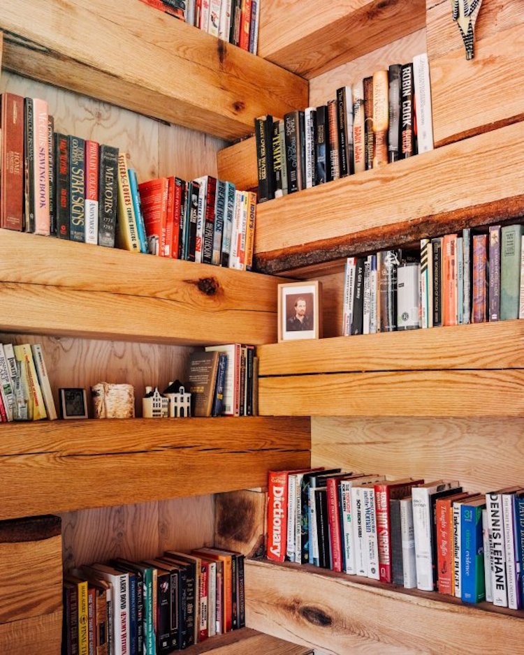 faplousdi's tweet photo. "Yo tengo mucha suerte, porque mis padres me compran los libros que pido, pero no todas las familias actúan igual. Además, las hay que no pueden permitírselo. Pero para eso están las bibliotecas: para garantizar que todas las personas puedan tener acceso a la lectura." https://t.co/DRqfeSmv20