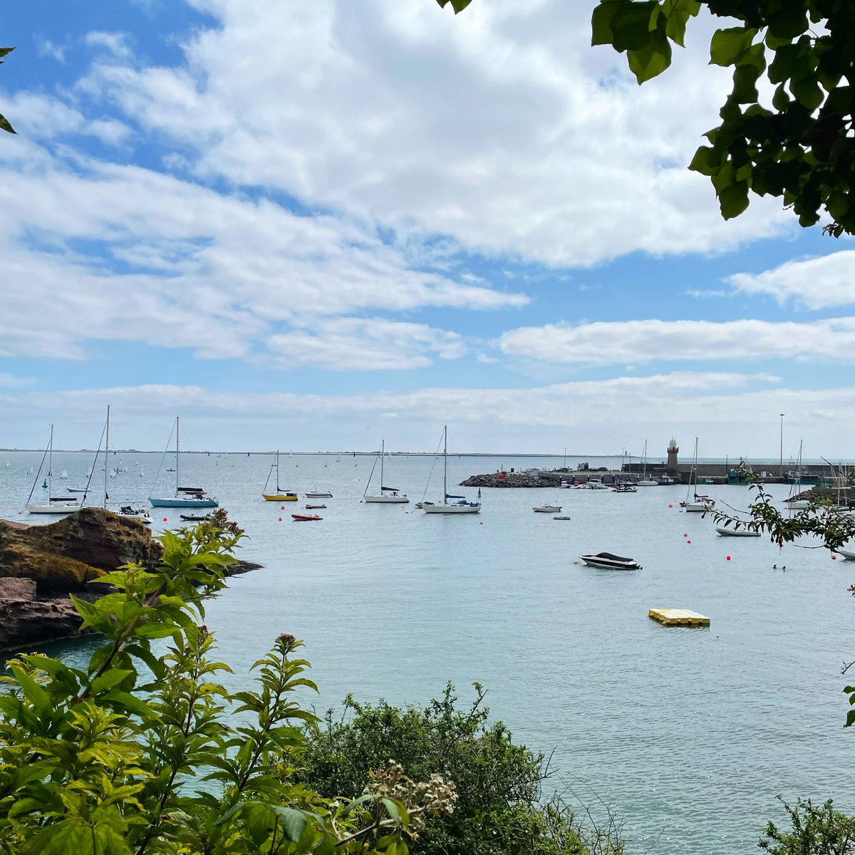 wlrfm's tweet photo. Dunmore on a sunny Friday morning 😍 Thanks to Daniel for sending this in ⛵️ #Waterford #LovesMeCounty https://t.co/2SfGwXHrXC