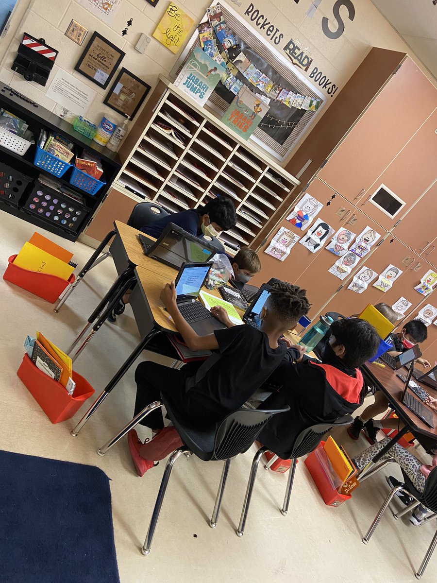 Ss <a href="/LakotaEndeavor/">Endeavor Elementary</a> sharing their writing &amp; giving peer feedback. #RocketProud #WEareLakota #WEarebetterTogether
