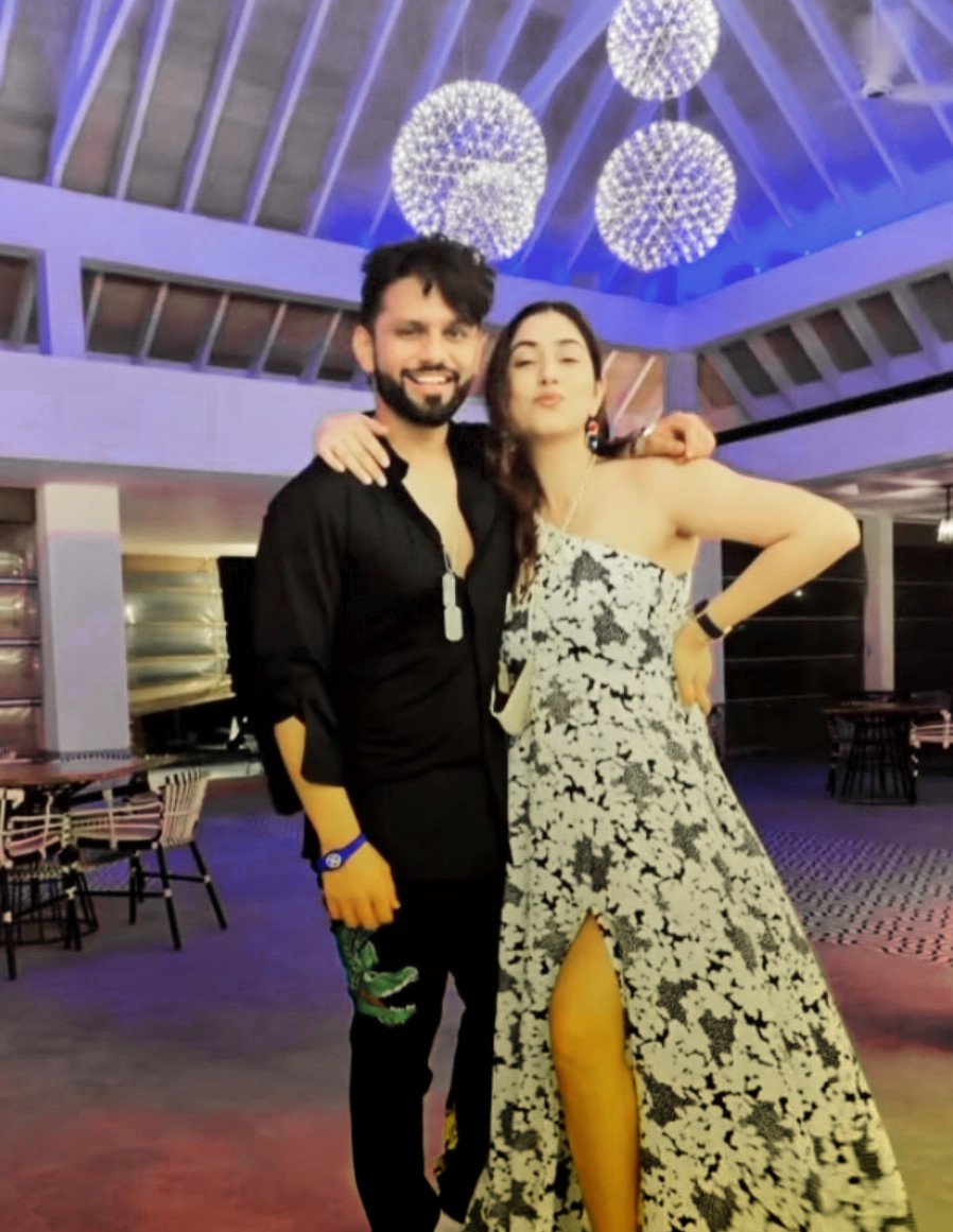 dailyrkv's tweet photo. Rahul Vaidya from yesterday's birthday celebration 💗✨

{ @rahulvaidya23 • #RahulVaidya • #RKVians } https://t.co/o1RnTACnnt