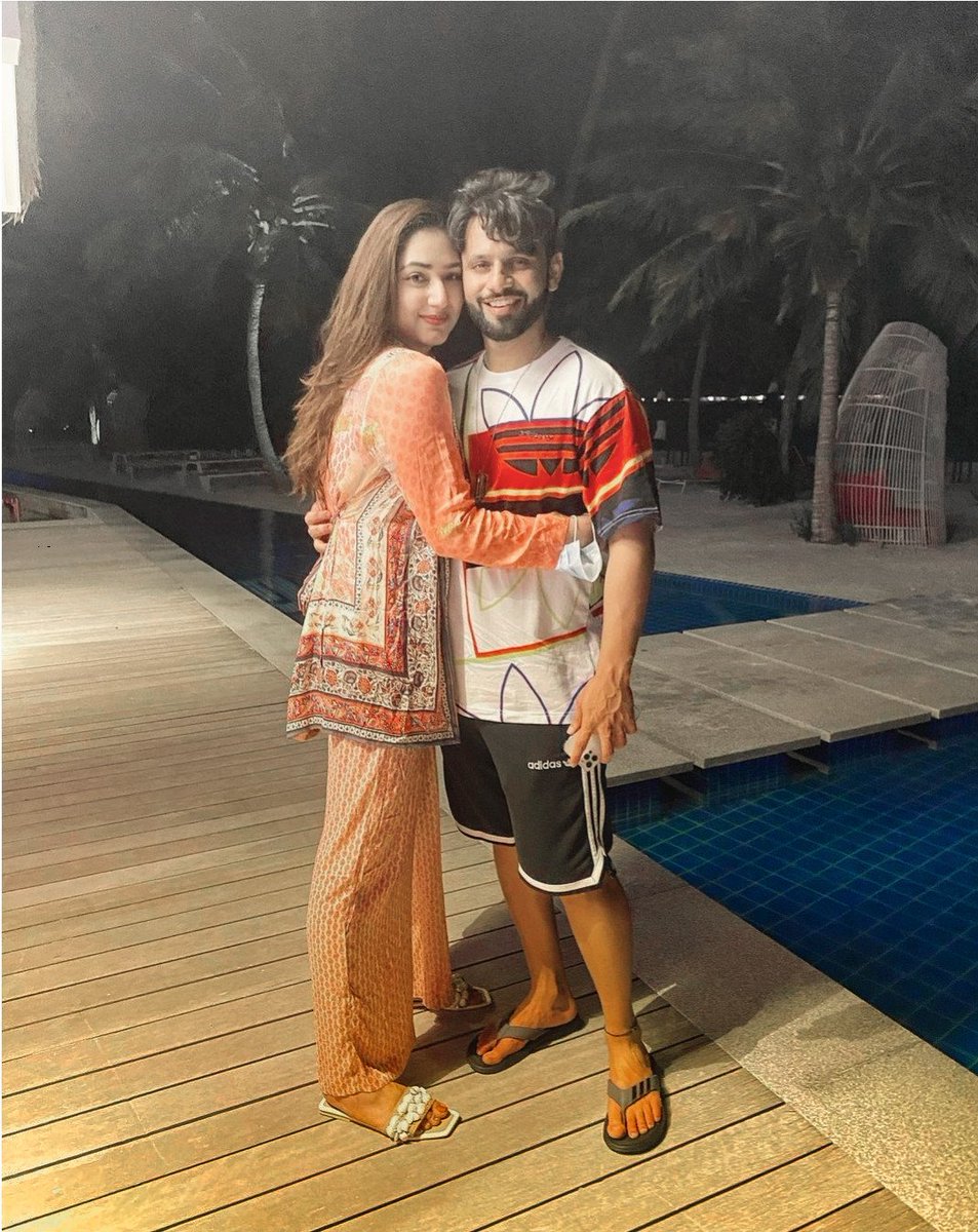dailyrkv's tweet photo. Rahul Vaidya from yesterday's birthday celebration 💗✨

{ @rahulvaidya23 • #RahulVaidya • #RKVians } https://t.co/o1RnTACnnt