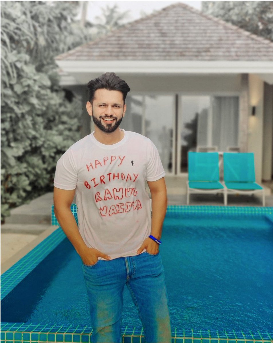 dailyrkv's tweet photo. Rahul Vaidya from yesterday's birthday celebration 💗✨

{ @rahulvaidya23 • #RahulVaidya • #RKVians } https://t.co/o1RnTACnnt