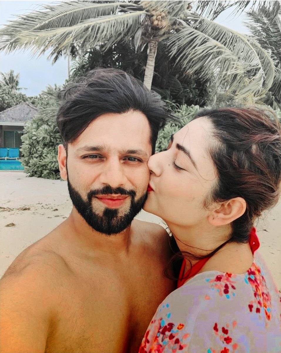 dailyrkv's tweet photo. Rahul Vaidya from yesterday's birthday celebration 💗✨

{ @rahulvaidya23 • #RahulVaidya • #RKVians } https://t.co/o1RnTACnnt