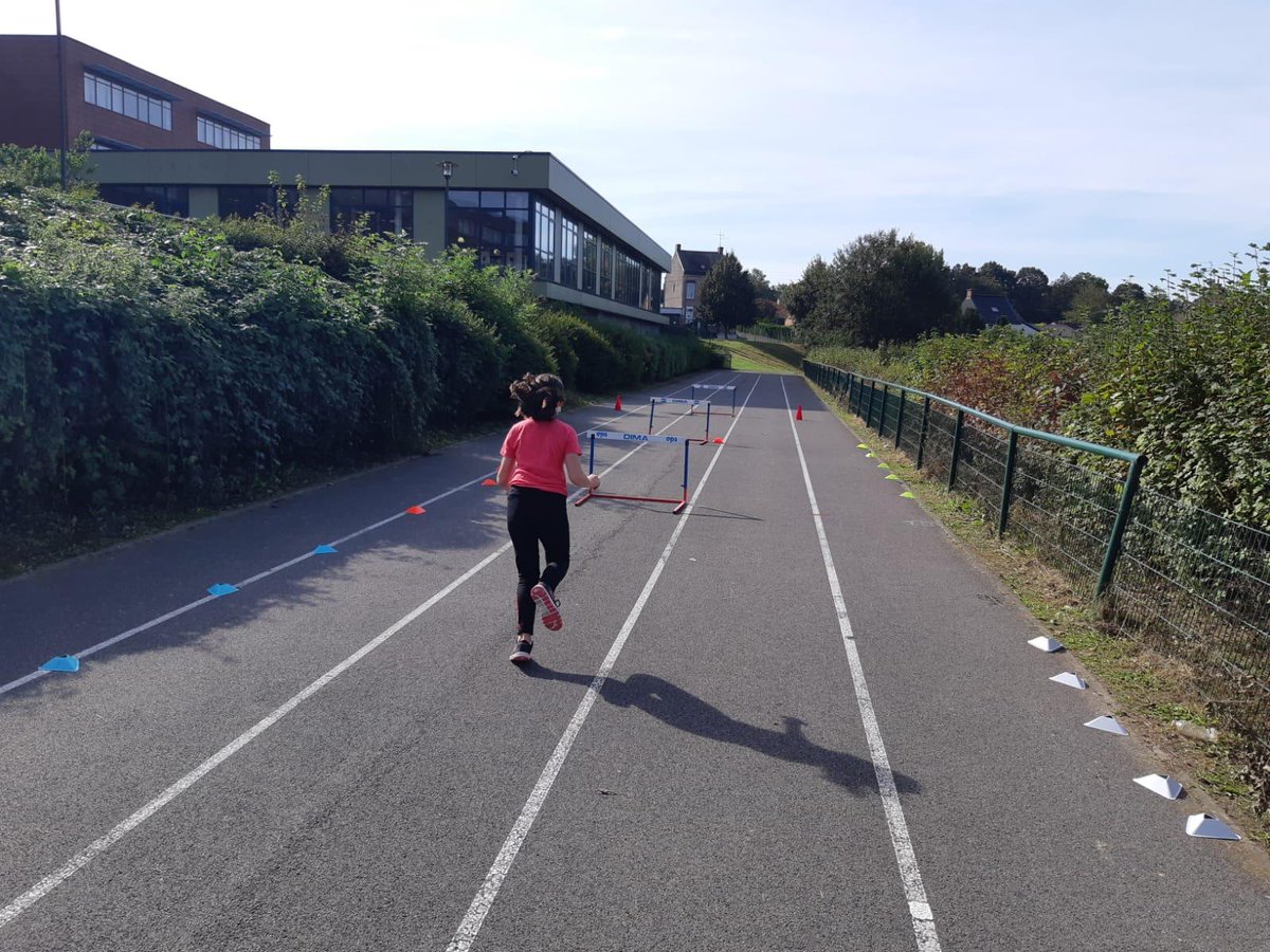 DelacoteMarie's tweet photo. JNSS au collège Vauban de Maubeuge
Matinée banalisée pour les 6èmes avec la découverte des activités programmées à l’AS : Escalade, VTT, athlétisme et pétanque. 
@UNSS_DptduNord @CiteEduMaubeuge 
@unss https://t.co/upaVjCiqTA
