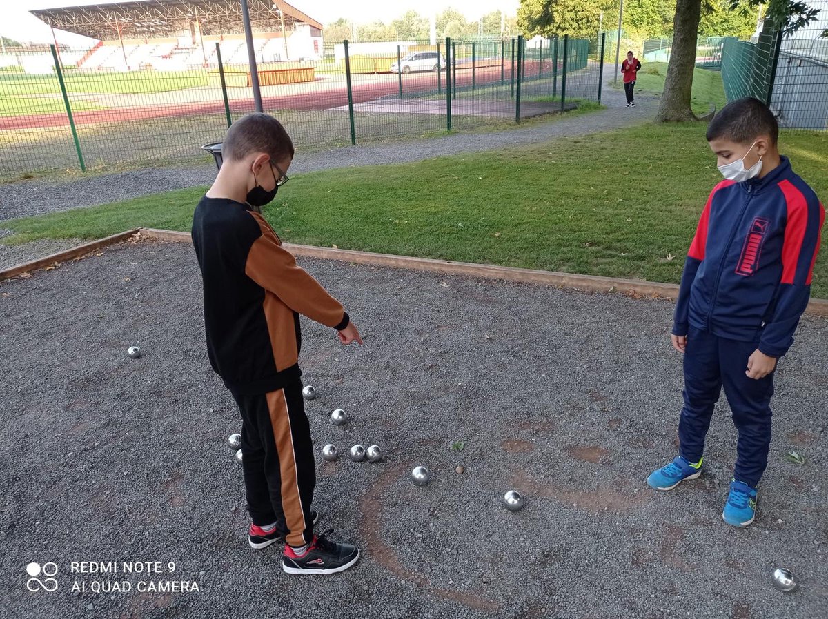 DelacoteMarie's tweet photo. JNSS au collège Vauban de Maubeuge
Matinée banalisée pour les 6èmes avec la découverte des activités programmées à l’AS : Escalade, VTT, athlétisme et pétanque. 
@UNSS_DptduNord @CiteEduMaubeuge 
@unss https://t.co/upaVjCiqTA