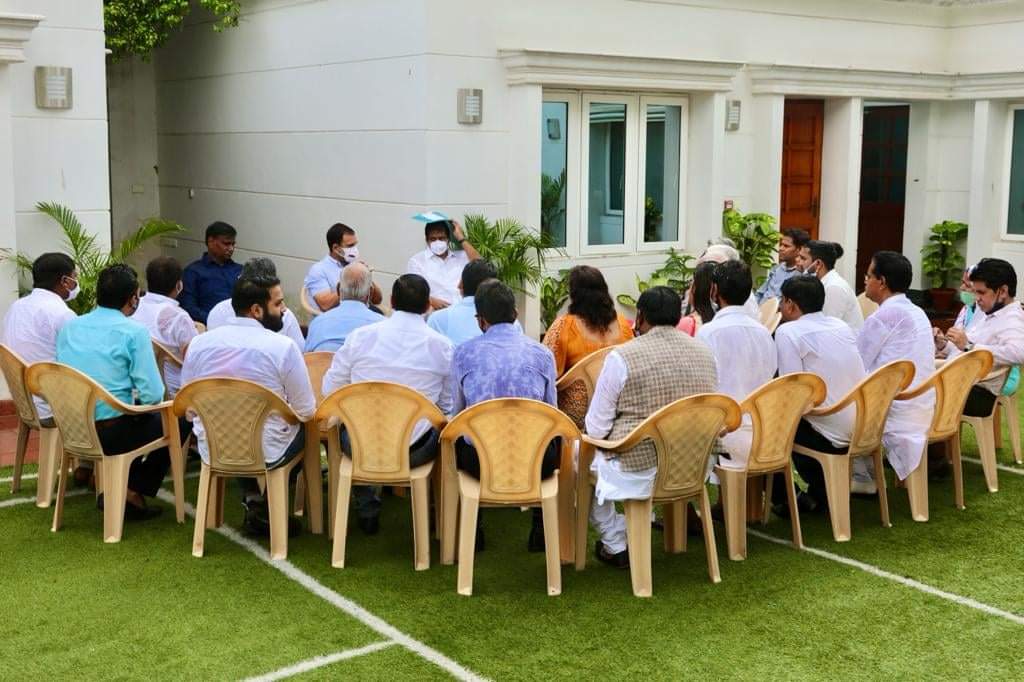 KamalKishor_INC's tweet photo. आज दिल्ली में दलित समुदाय के नेताओं ने पंजाब में ऐतिहासिक निर्णय के लिए भारतीय राष्ट्रीय कांग्रेस को धन्यवाद देने के लिए श्री राहुल गांधी @RahulGandhi जी से मुलाकात की। #CongressWithDalits https://t.co/qhIAugSLIo