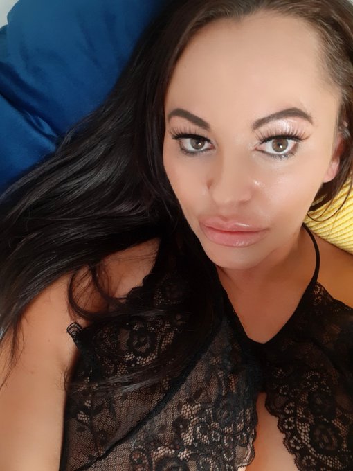 Morning 😘 https://t.co/H8kwUnV5Rt