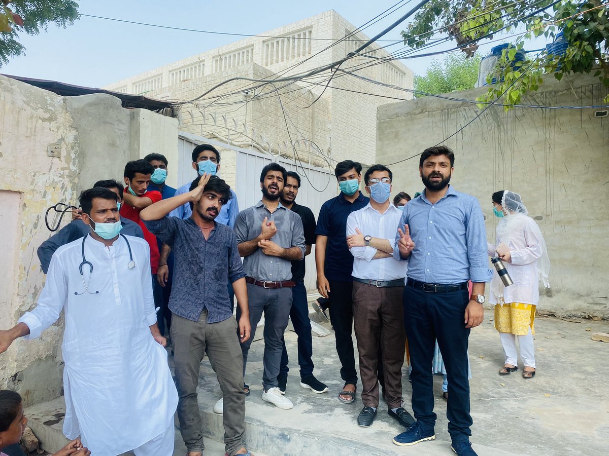 vishalwadhwas's tweet photo. #Release #Houseofficers #pay #GMMMC #Civil #Hospital #Sukkur https://t.co/9DMwdQCk4T