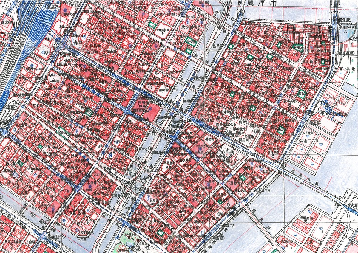 制作に7ヶ月かけた空想地図「1万分1地形図・御國橋」が完成。道路・建物から文字のレタリングに至るまですべてが手作業。世界にひとつしか存在しない地図でございます。
 #ボールペン #空想地図 #架空地図 #鷹津市 