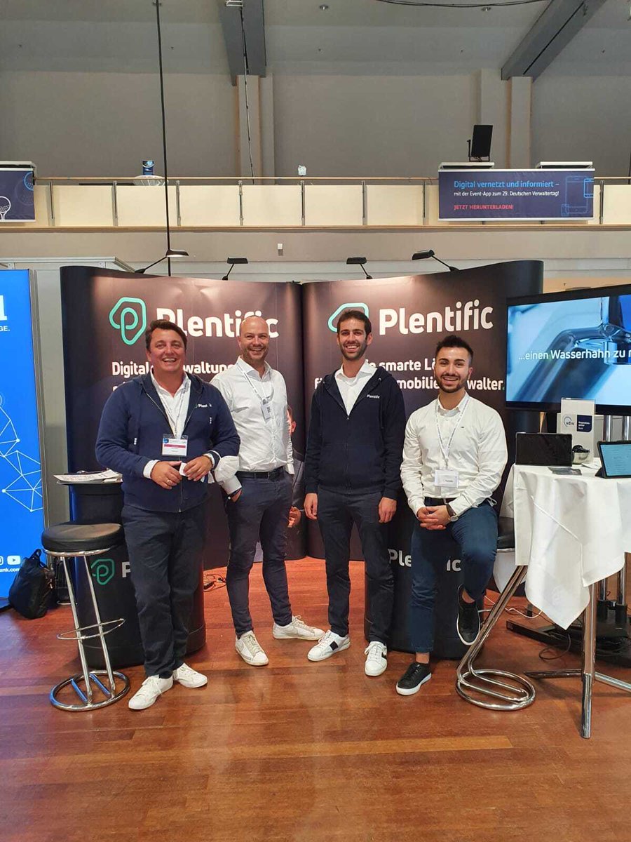 PlentificDE's tweet photo. Gestern war es ein echtes Vergnügen, so viele von Ihnen auf dem Deutschen #Verwaltertag des @Verwalterstimme in #Berlin persönlich anzutreffen. Heute geht es auch schon weiter mit Tag 2 - am Stand 48.
Wir freuen uns auf Sie!
#29VT #Instandhaltung #Digitalisierung #PropTech https://t.co/zYX7LGn7pt