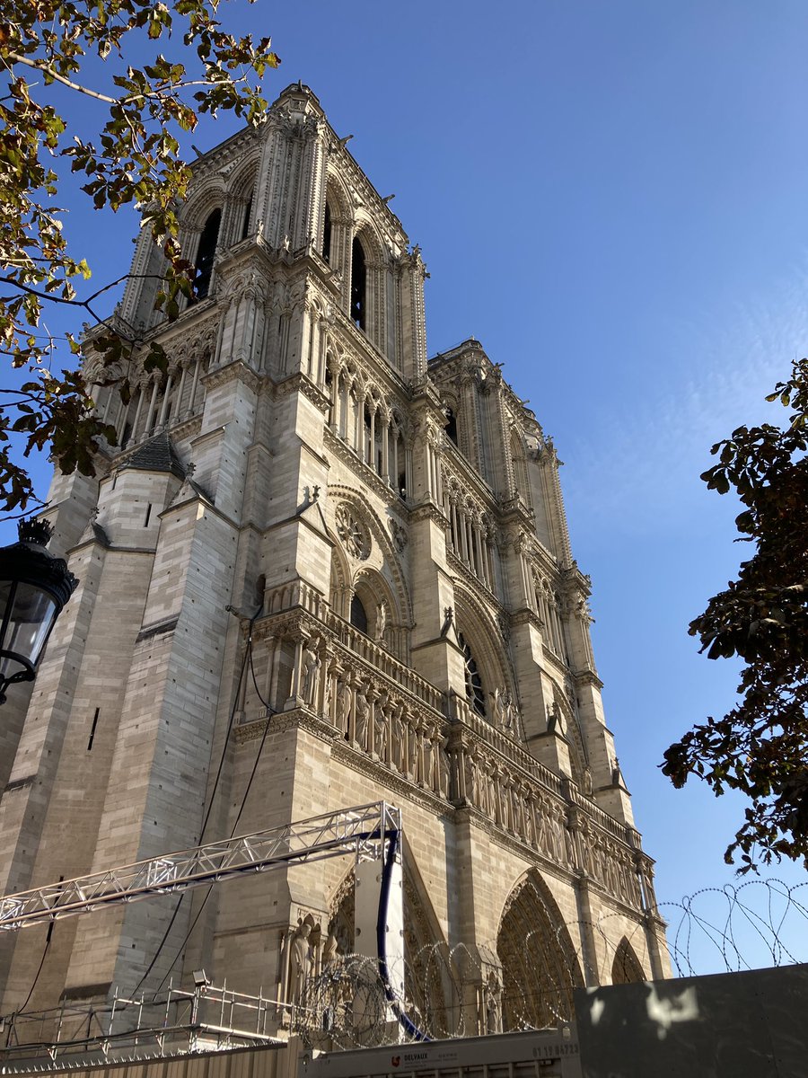EXPERTIGNIS's tweet image. Plus de  2 ans après l’incendie qui a ravagé Notre Dame, le temps est à la reconstruction de ce joyau du patrimoine culturel français. EXPERTIGNIS a le privilège et l’immense joie, au côté d’Alternet, de participer à ce chantier d’exception en assurant l’AMO Incendie et la CSSI