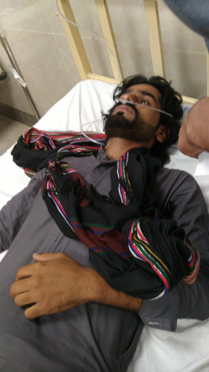 BaluchHaleem's tweet photo. کوئٹہ میں نااہل حکومت کے حکم پر غنڈہ گرد پولیس کا پرامن احتجاج کرنے والے طلبہ پر لاٹھی چارج اور تشدد کرکے گرفتار کیاگیا۔ حکومت طاقت کے نشے میں معصوم طلباء و طالبات پر تشدد کرکے طلبہ کے حوصلوں کو پست نہیں کرسکتا طلباء اپنی آخری مطالبے تک مزاحمت جاری رکھے گے۔ https://t.co/SYDcJM97f6