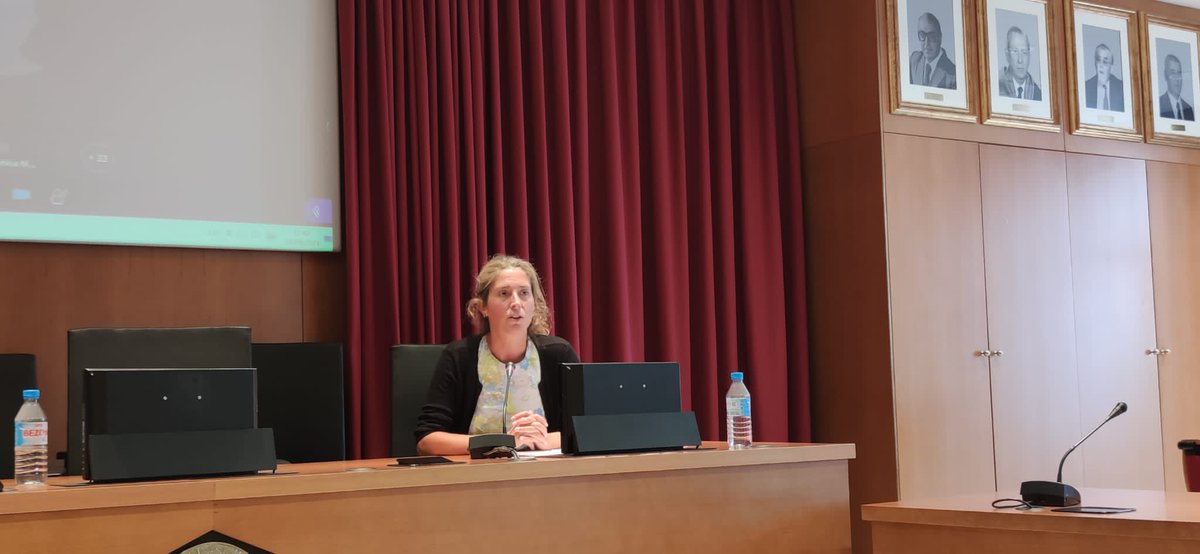 Inmejorable jornada la de ayer en la <a href="/Derecho_US/">FACULTAD DE DERECHO</a> con el Congreso 'Adaptación de la normativa tributaria a las nuevas realidades familiares'. Muchas gracias a todos los participantes y enhorabuena a los directores <a href="/ACubero_us/">Antonio Cubero</a> <a href="/Flo_Garber/">Flo Garber</a>