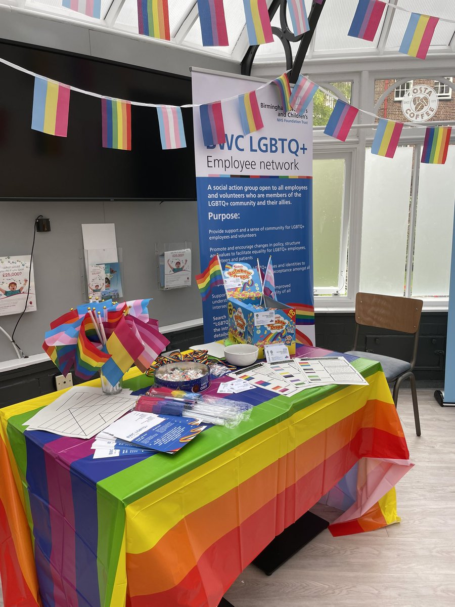 bch_neurophys's tweet photo. Currently looking after our #LGBTQ+ staff network stand @bham_childrens to celebrate @birminghampride21 🏳️‍🌈🏳️‍⚧️ #strongertogether #staffnetwork #lgbtq+ Come visit - on all our hospital sites! @BWCwellbeing https://t.co/YnXW7Z0RsK