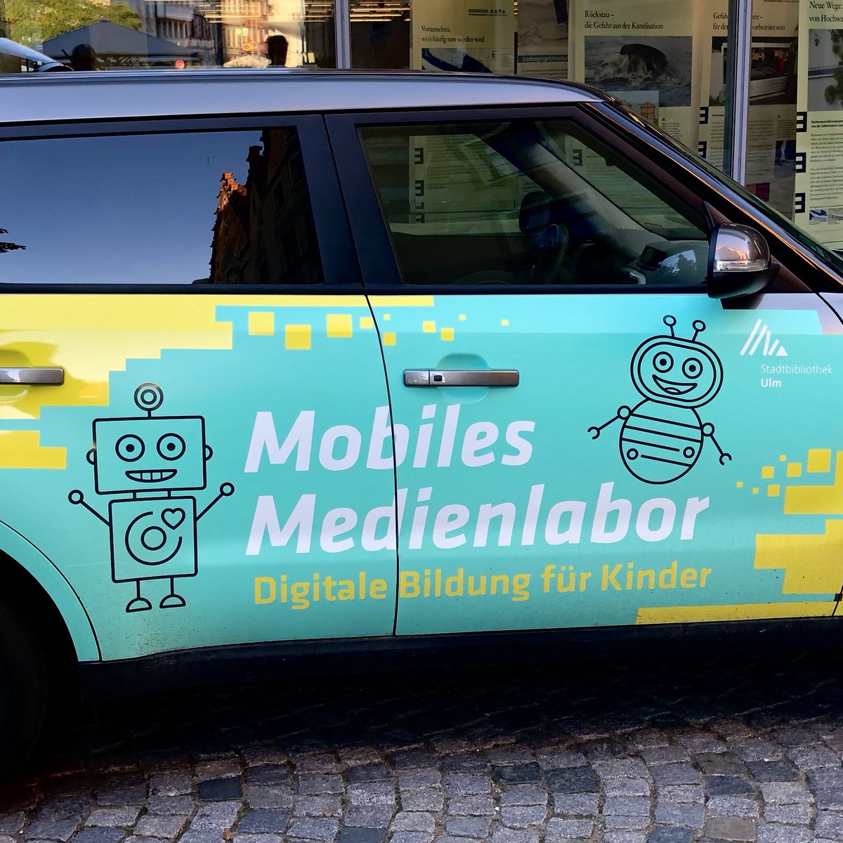 TobiasBringmann's tweet photo. Kinder gegen #Verschwörungsmythen und #Fakenews im Netz stark machen - @ulm_donau geht zur Aufklärung mit "Mobilem Medienlabor" gezielt in Kita's, Kindergärten und Grundschulen.
Frühe #Medienkompetenz ist so wichtig.
👏
#Ulm4CleverCity #SmartCity #Digitalisierung https://t.co/JacD6UE57X