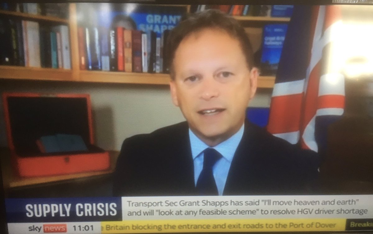 Perpetual wide boy Grant Shapps busy fuelling the petrol shortage panic. Why would ANYONE believe a word this creepy shyster says?

TV checklist ✔️
 
▪️Flag 
▪️Red box 
▪️Bookshelves
▪️Grant Shapps
▪️Michael Green 
▪️Corinne Stockheath
▪️Sebastian Fox 

#ToryShyster #GrantShapps