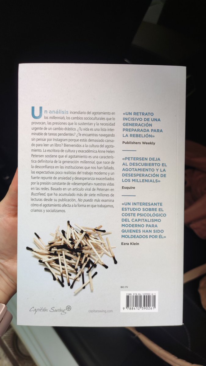 m_tere_perez's tweet photo. Muchas ganas de leer este libro de @annehelen en @Capitan_Swing sobre las presiones que sufre la generación millenial y sobre su falta de horizontes y certezas. Muy interesante analizar cómo nos agota este sistema y qué podemos hacer para cambiarlo. https://t.co/pk44CTDVx4