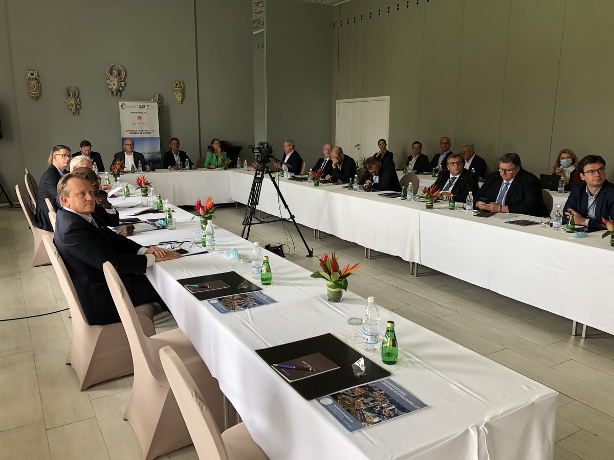 ComiteCCEFCIV's tweet photo. #CCE Réunion interne CCE @Abidjan de la commission Afrique Océan Indien avec près  de 100 participants en présentiel et en distanciel 👍, presence remarquée du comité Mexique. https://t.co/r6GbQMmDNO