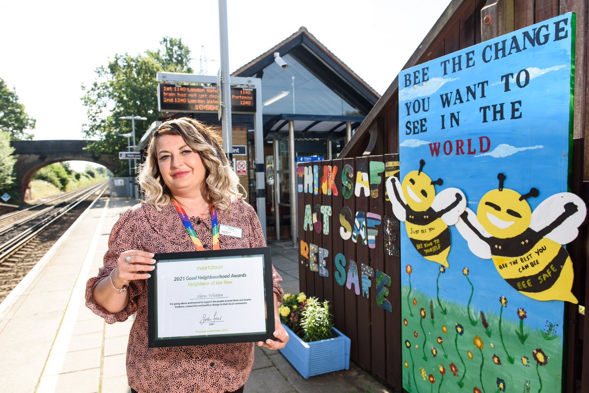 Sheree Whetren is a community ambassador for Hedge End and a winner of @Nextdoor_UK Neighbour of the Year award. Sheree worked with local schools to create art displays & encouraged families to take walks to the station to see them. Read more> tinyurl.com/26jwxymk #GNA2021